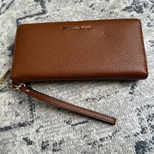 MICHAEL Michael Kors Brown Wristlet